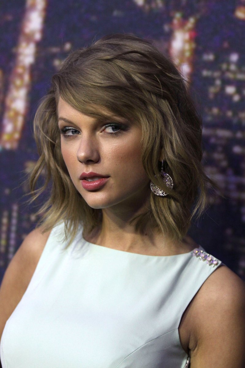 Taylor Swift at SNL 40th Anniversary Celebration — photo 242
