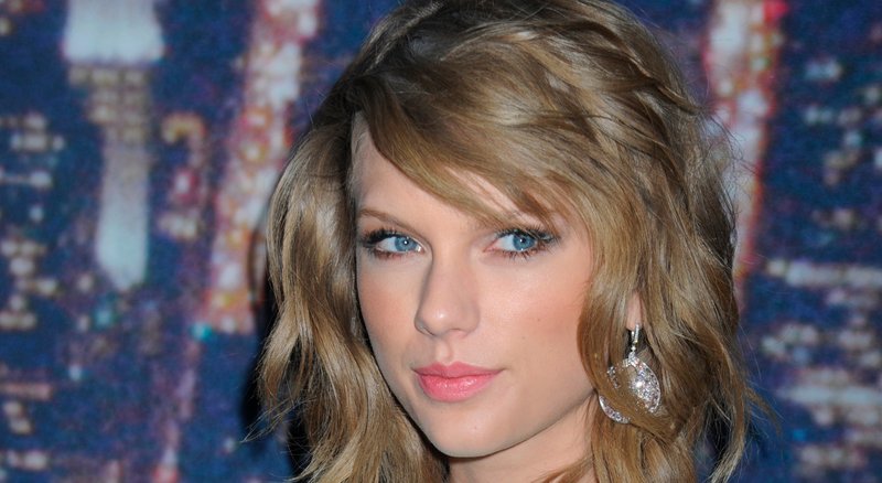 Taylor Swift at SNL 40th Anniversary Celebration — photo 285