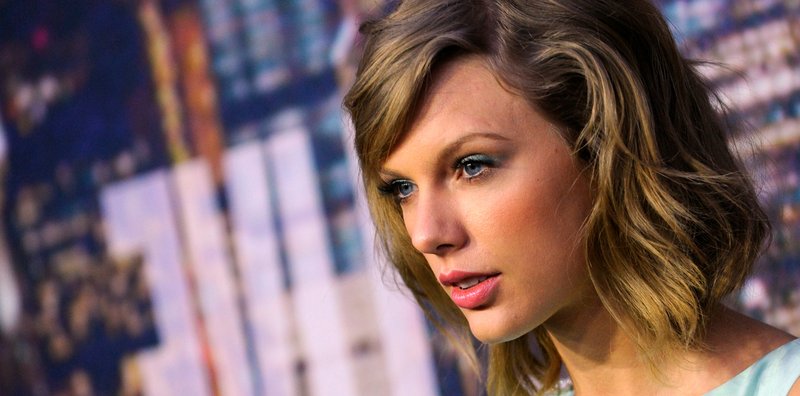 Taylor Swift at SNL 40th Anniversary Celebration — photo 290