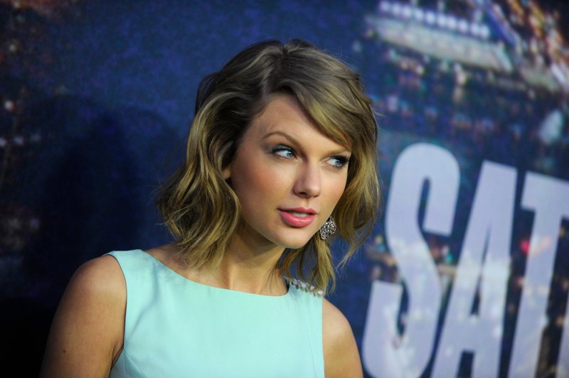 Taylor Swift at SNL 40th Anniversary Celebration — photo 294