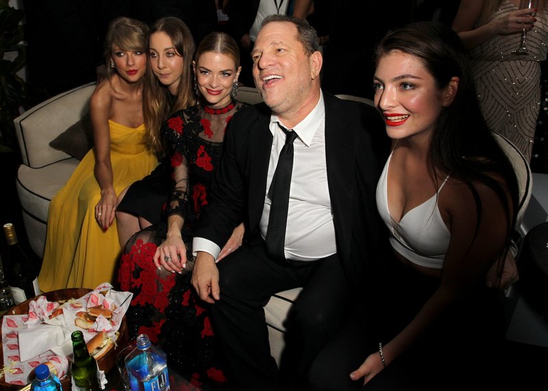 Taylor Swift at The Weinstein Company & Netflix's 2015 Golden Globes After Party — photo 8