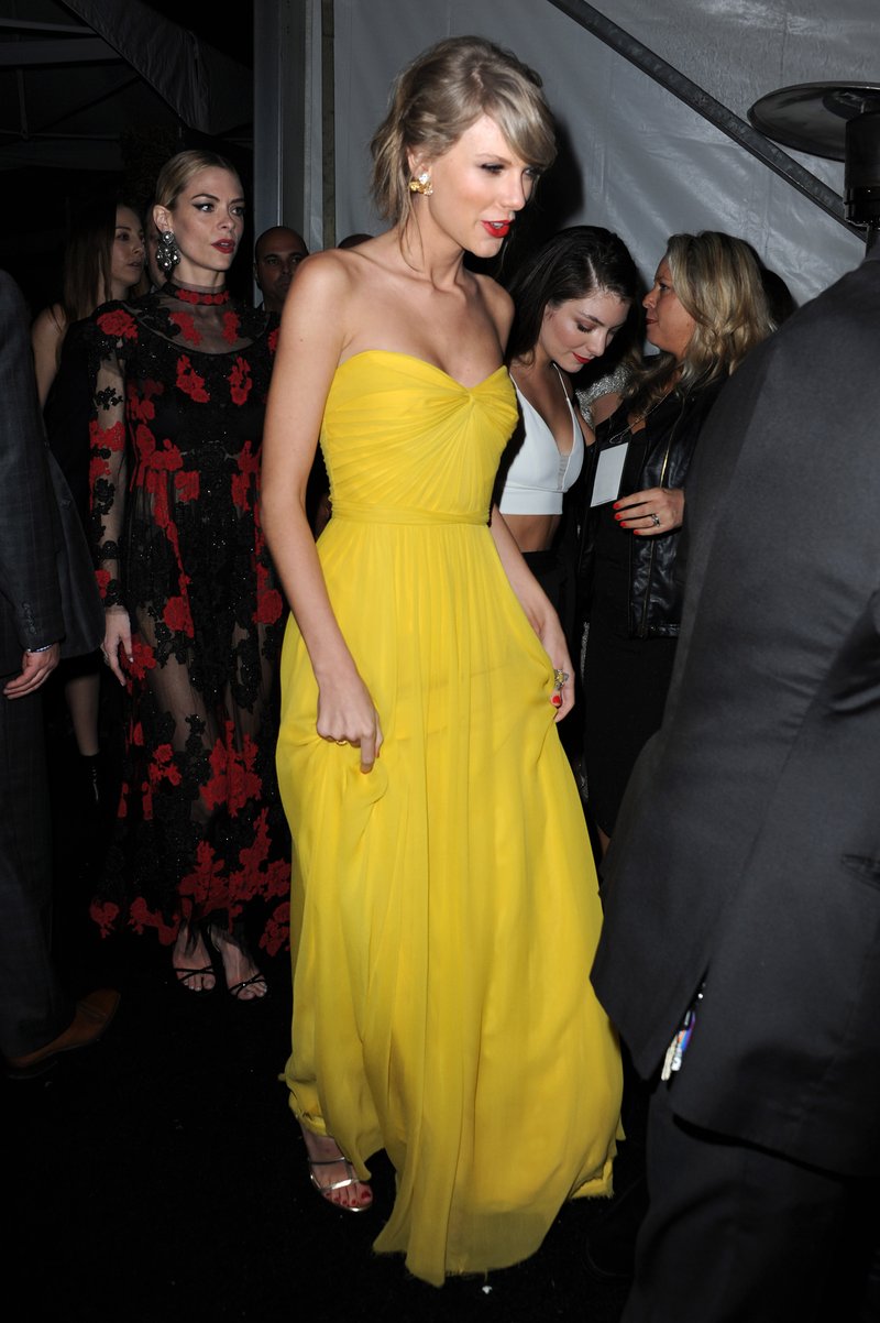 Taylor Swift at The Weinstein Company & Netflix's 2015 Golden Globes After Party — photo 15