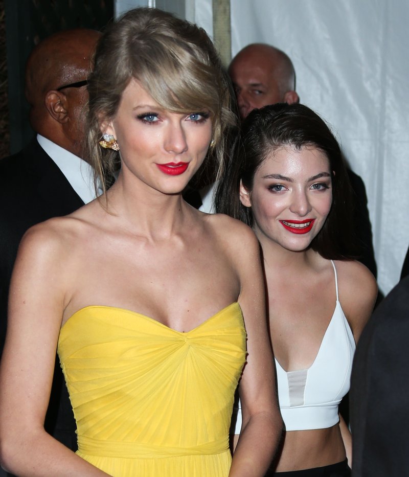 Taylor Swift at The Weinstein Company & Netflix's 2015 Golden Globes After Party — photo 19
