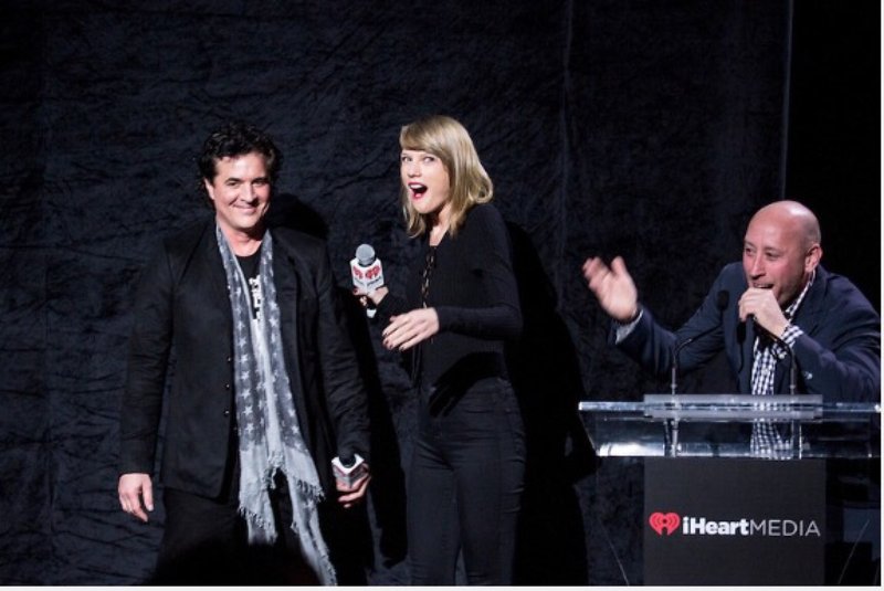 Taylor Swift at iHeartMedia Summit — photo 2