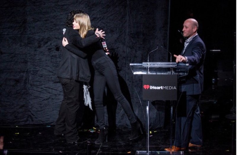 Taylor Swift at iHeartMedia Summit — photo 5