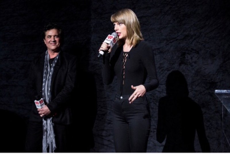 Taylor Swift at iHeartMedia Summit — photo 7