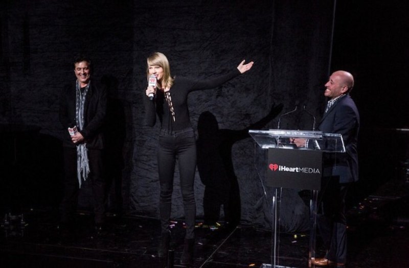 Taylor Swift at iHeartMedia Summit — photo 8