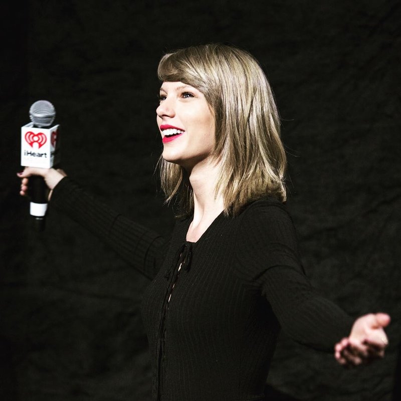 Taylor Swift at iHeartMedia Summit — photo 11