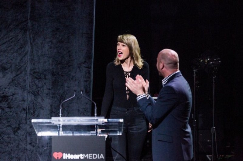 Taylor Swift at iHeartMedia Summit — photo 12