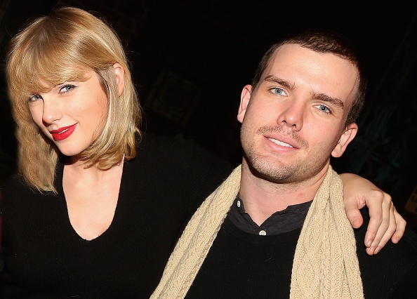 Taylor Swift at "Kinky Boots" - Backstage — photo 33
