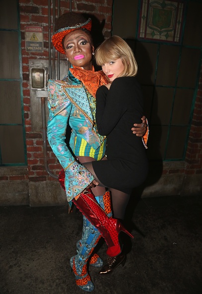 Taylor Swift at "Kinky Boots" - Backstage — photo 50