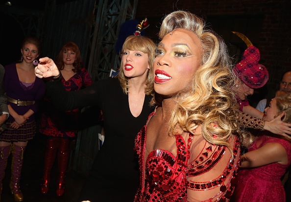 Taylor Swift at "Kinky Boots" - Backstage — photo 57