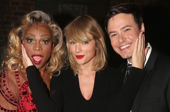 Taylor Swift at "Kinky Boots" - Backstage — photo 65