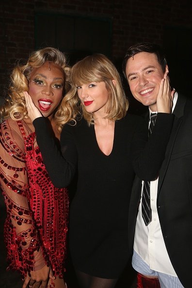 Taylor Swift at "Kinky Boots" - Backstage — photo 76