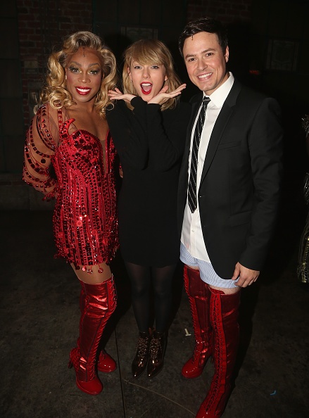 Taylor Swift at "Kinky Boots" - Backstage — photo 77