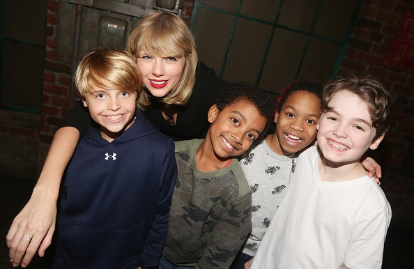 Taylor Swift at "Kinky Boots" - Backstage — photo 88