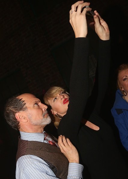 Taylor Swift at "Kinky Boots" - Backstage — photo 96