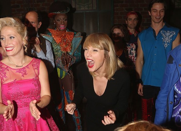 Taylor Swift at "Kinky Boots" - Backstage — photo 97
