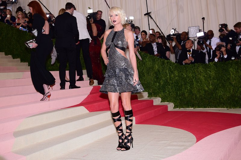 Taylor Swift at "Manus x Machina: Fashion In An Age Of Technology" Costume Institute Gala — photo 9