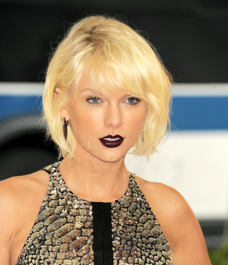 Taylor Swift at "Manus x Machina: Fashion In An Age Of Technology" Costume Institute Gala — photo 65