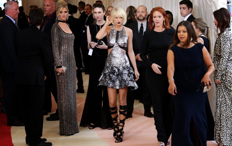 Taylor Swift at "Manus x Machina: Fashion In An Age Of Technology" Costume Institute Gala — photo 76