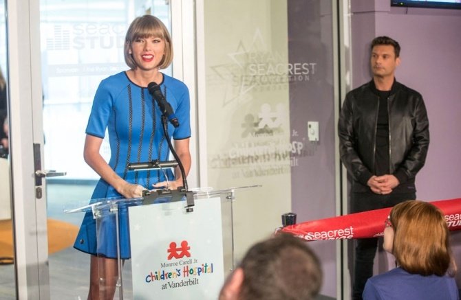 Taylor Swift at Seacrest Studios Opening — photo 2