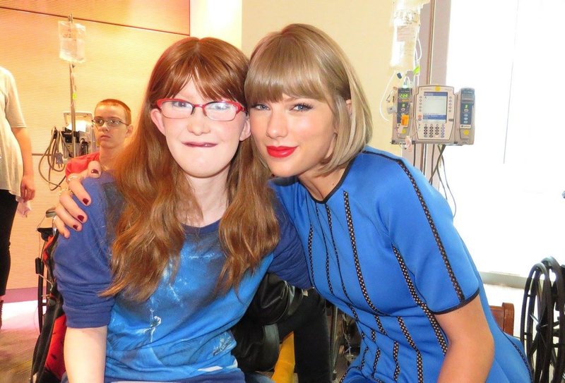 Taylor Swift at Seacrest Studios Opening — photo 17