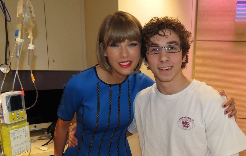 Taylor Swift at Seacrest Studios Opening — photo 22