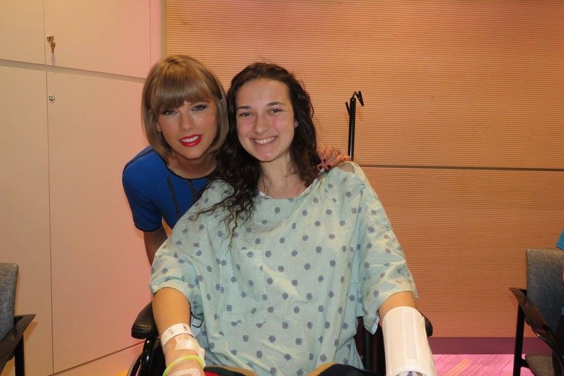 Taylor Swift at Seacrest Studios Opening — photo 23