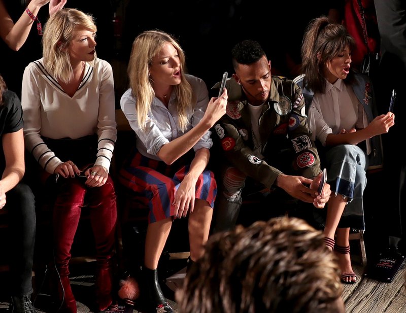 Taylor Swift at #TOMMYNOW Women's Runway Show — photo 8