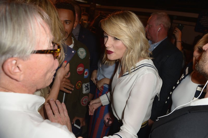 Taylor Swift at #TOMMYNOW Women's Runway Show — photo 14