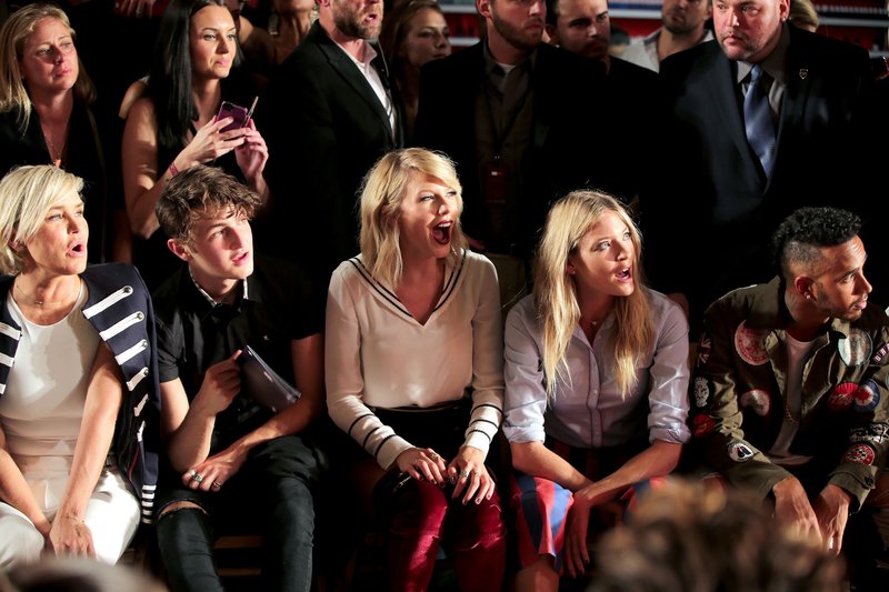 Taylor Swift at #TOMMYNOW Women's Runway Show — photo 15