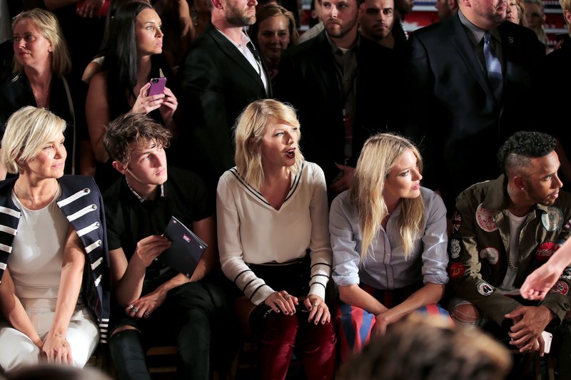 Taylor Swift at #TOMMYNOW Women's Runway Show — photo 16
