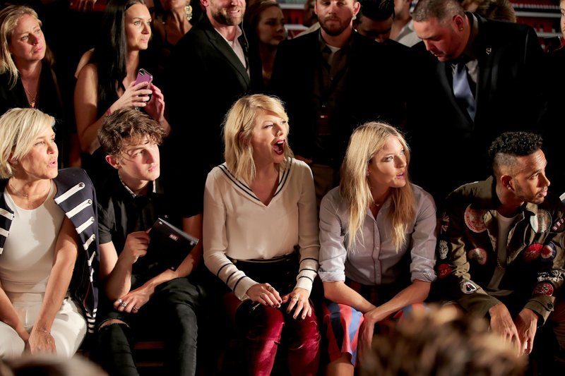 Taylor Swift at #TOMMYNOW Women's Runway Show — photo 37