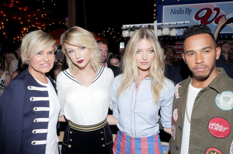 Taylor Swift at #TOMMYNOW Women's Runway Show — photo 40