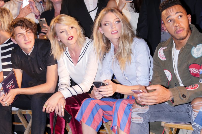 Taylor Swift at #TOMMYNOW Women's Runway Show — photo 44