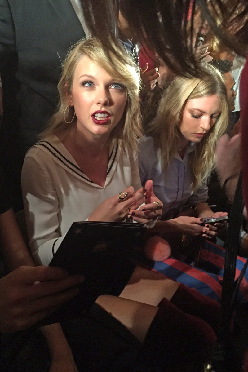 Taylor Swift at #TOMMYNOW Women's Runway Show — photo 49