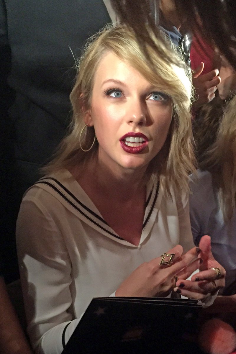 Taylor Swift at #TOMMYNOW Women's Runway Show — photo 51
