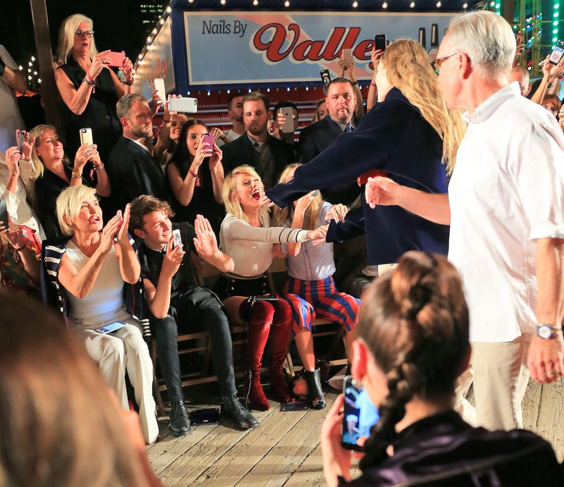 Taylor Swift at #TOMMYNOW Women's Runway Show — photo 65