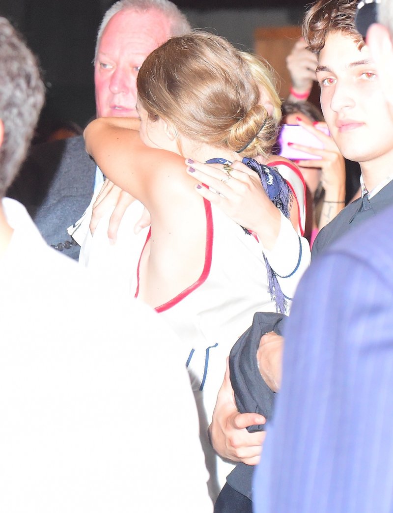 Taylor Swift at #TOMMYNOW Women's Runway Show — photo 73