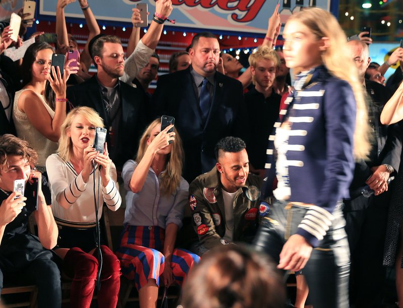 Taylor Swift at #TOMMYNOW Women's Runway Show — photo 76