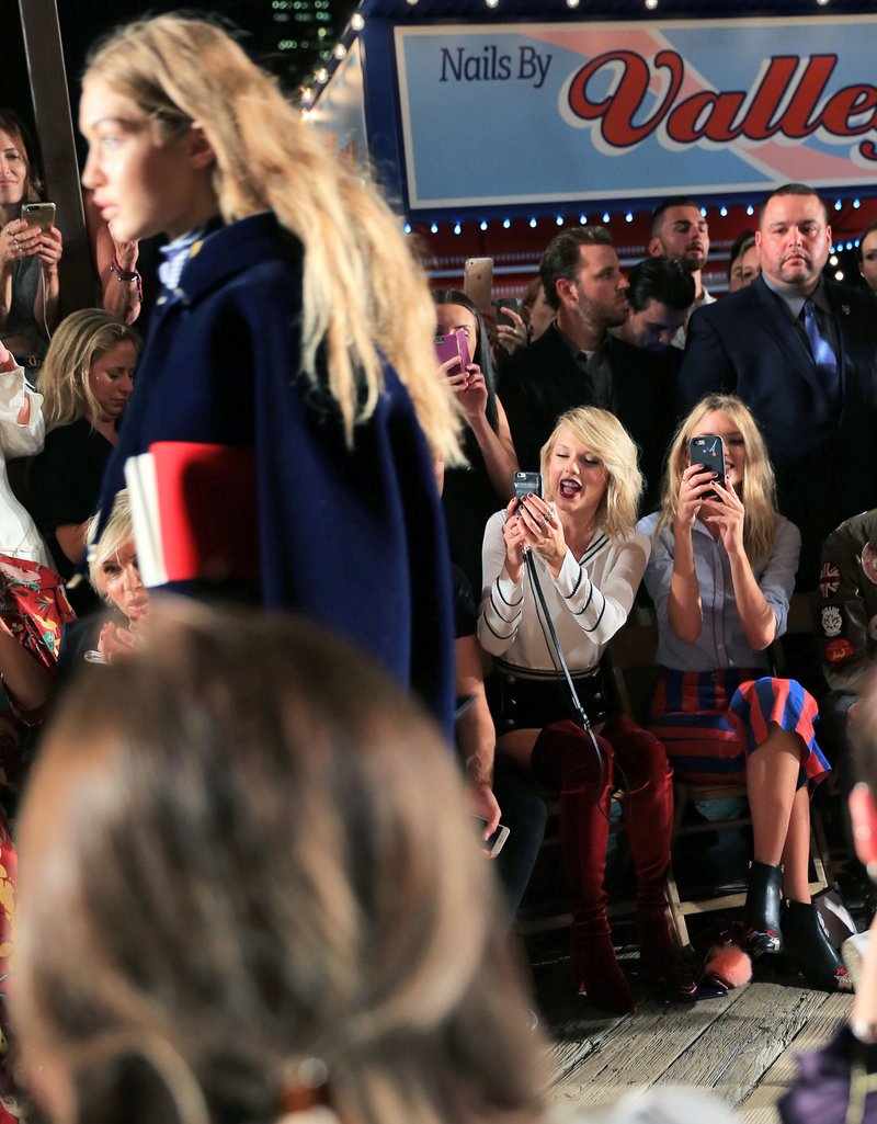 Taylor Swift at #TOMMYNOW Women's Runway Show — photo 79