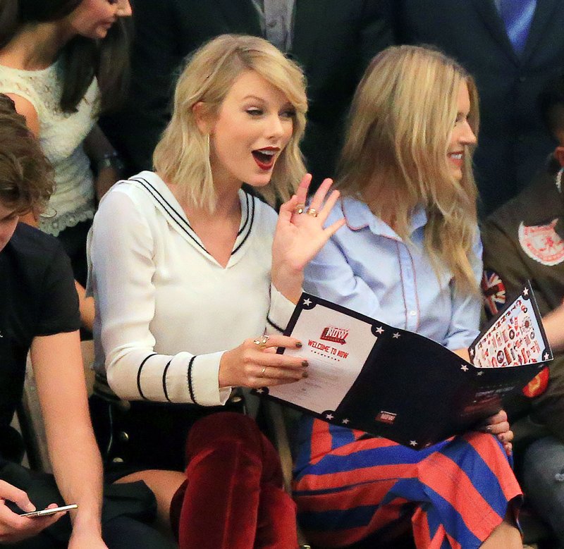Taylor Swift at #TOMMYNOW Women's Runway Show — photo 81