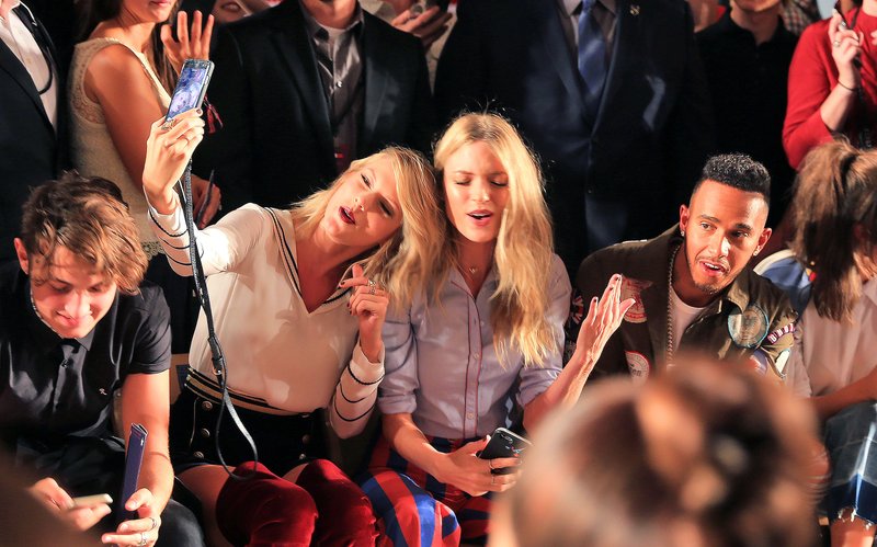 Taylor Swift at #TOMMYNOW Women's Runway Show — photo 91