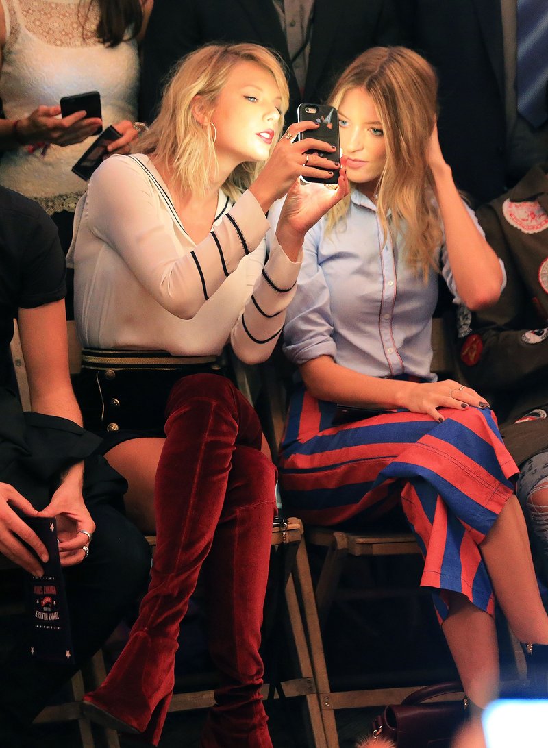 Taylor Swift at #TOMMYNOW Women's Runway Show — photo 95