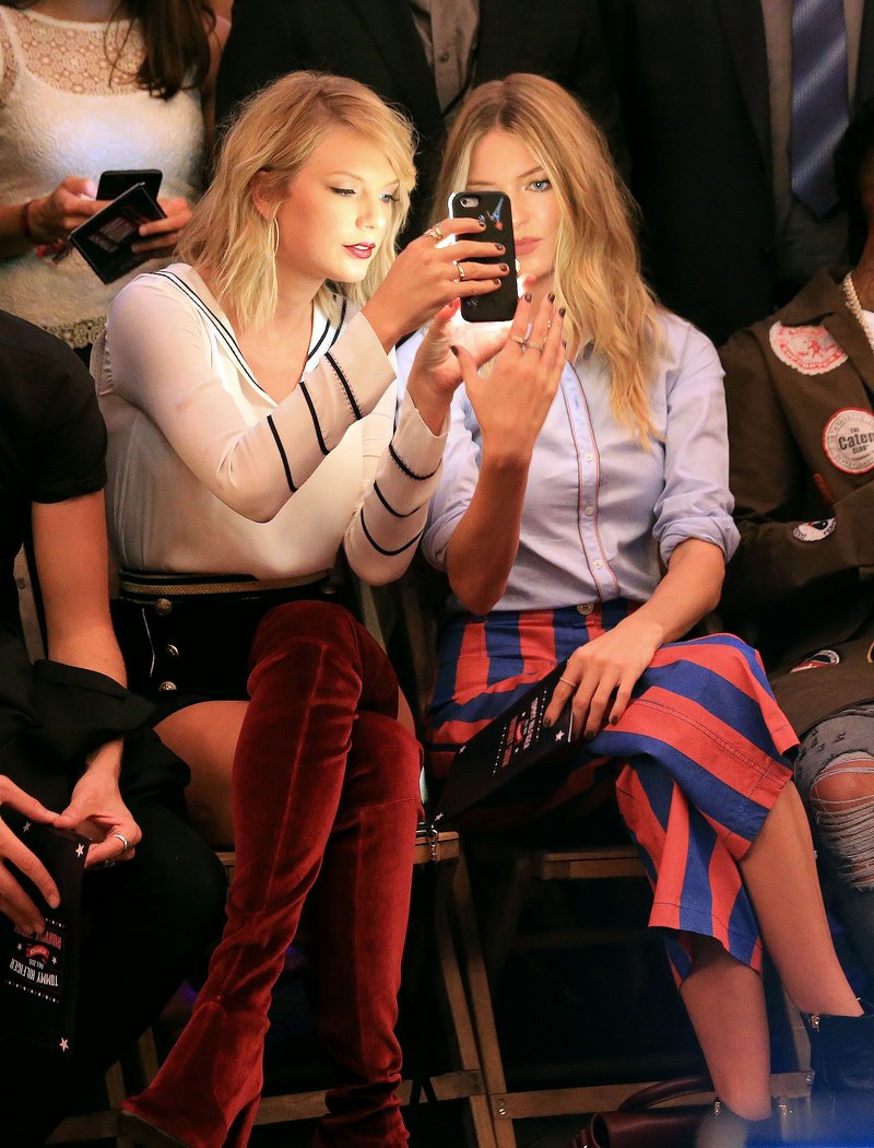 Taylor Swift at #TOMMYNOW Women's Runway Show — photo 96