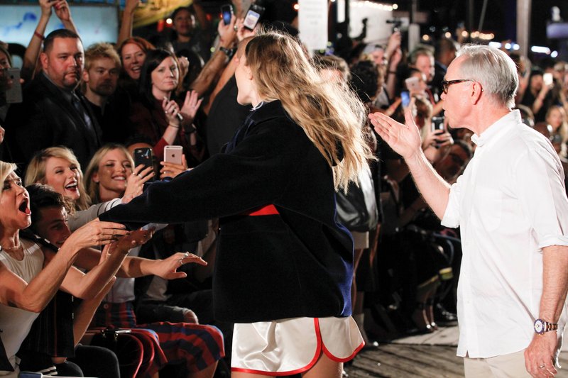 Taylor Swift at #TOMMYNOW Women's Runway Show — photo 106