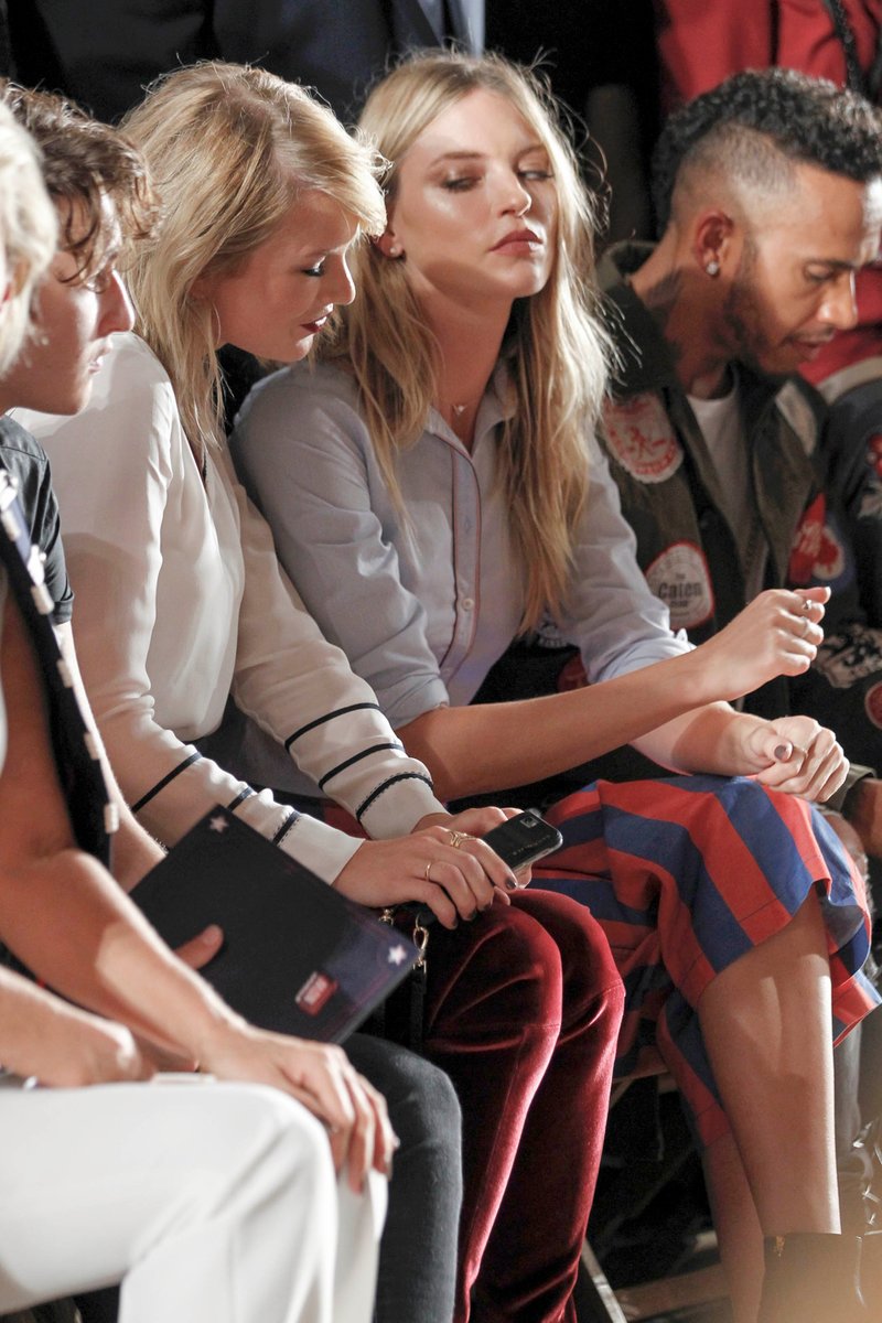 Taylor Swift at #TOMMYNOW Women's Runway Show — photo 113