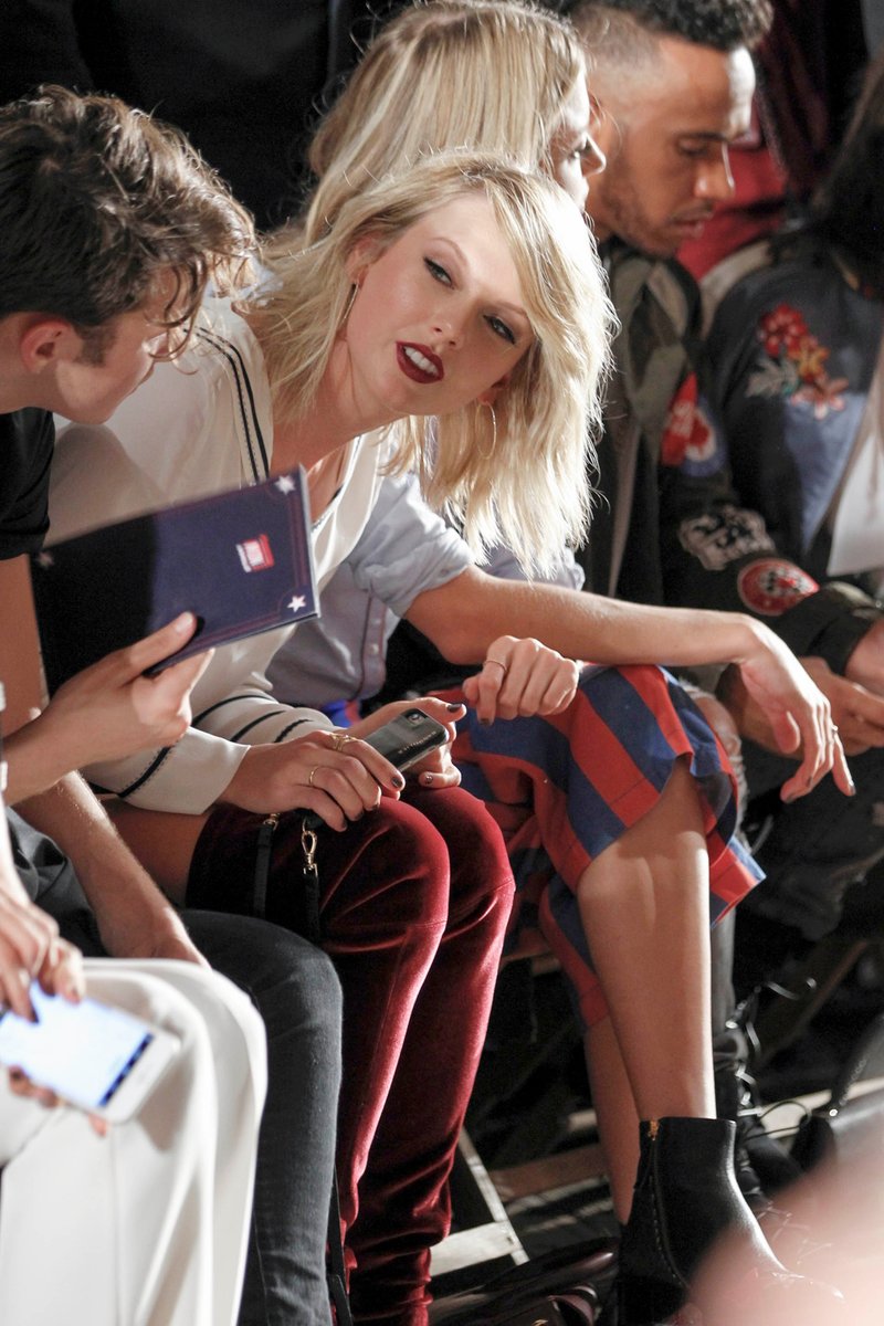 Taylor Swift at #TOMMYNOW Women's Runway Show — photo 114