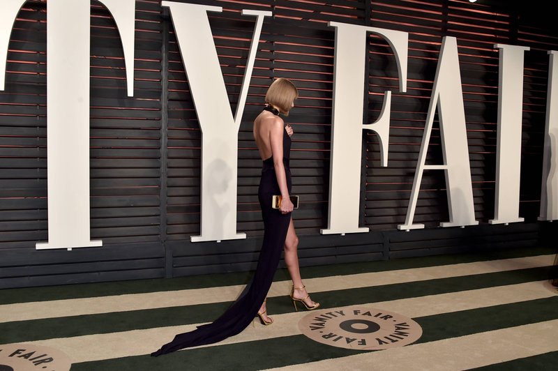Taylor Swift at 2016 Vanity Fair Oscar Party — photo 13
